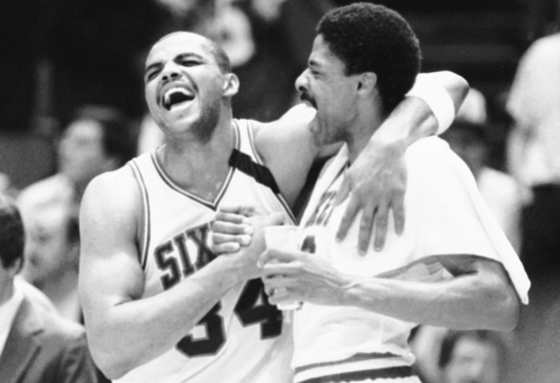 Chuck and Dr. J during the 1986 playoffs. (Photo credit: Rusty Kennedy/AP)